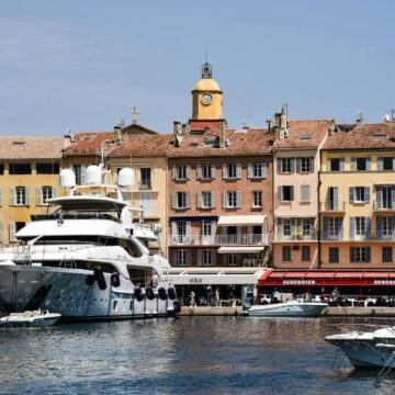 a-day-in-saint-tropez:-the-enduring-allure-of-beach-club-culture